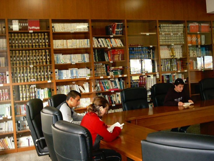 Biblioteca 04